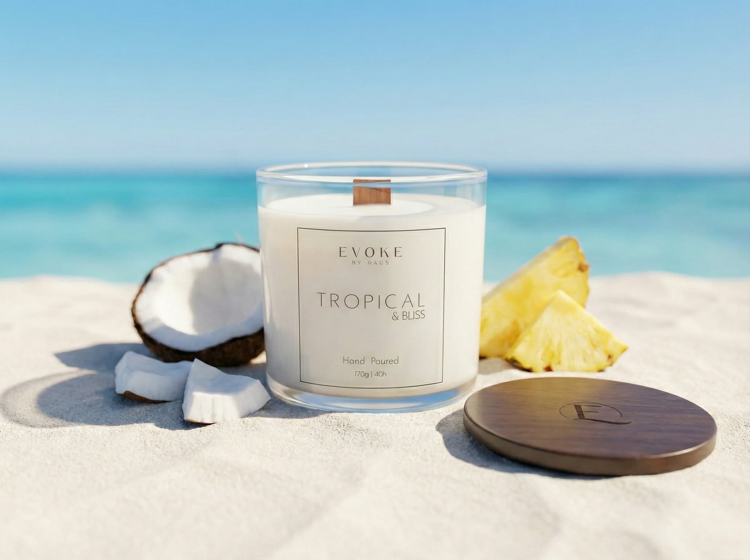 Vela Perfumada Artesanal - EVOKE BY HAUS - Tropical & Bliss - Coleção Atelier Nature | Coco, Manga, Abacaxi, Algodão Doc